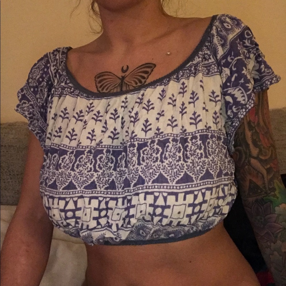 Pattern Boho Crop Top🦋 - Picture 2 of 3